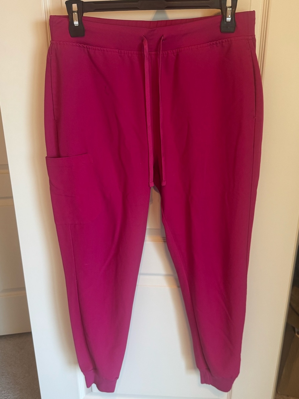 Mandala women’s scrub pants in Raspberry